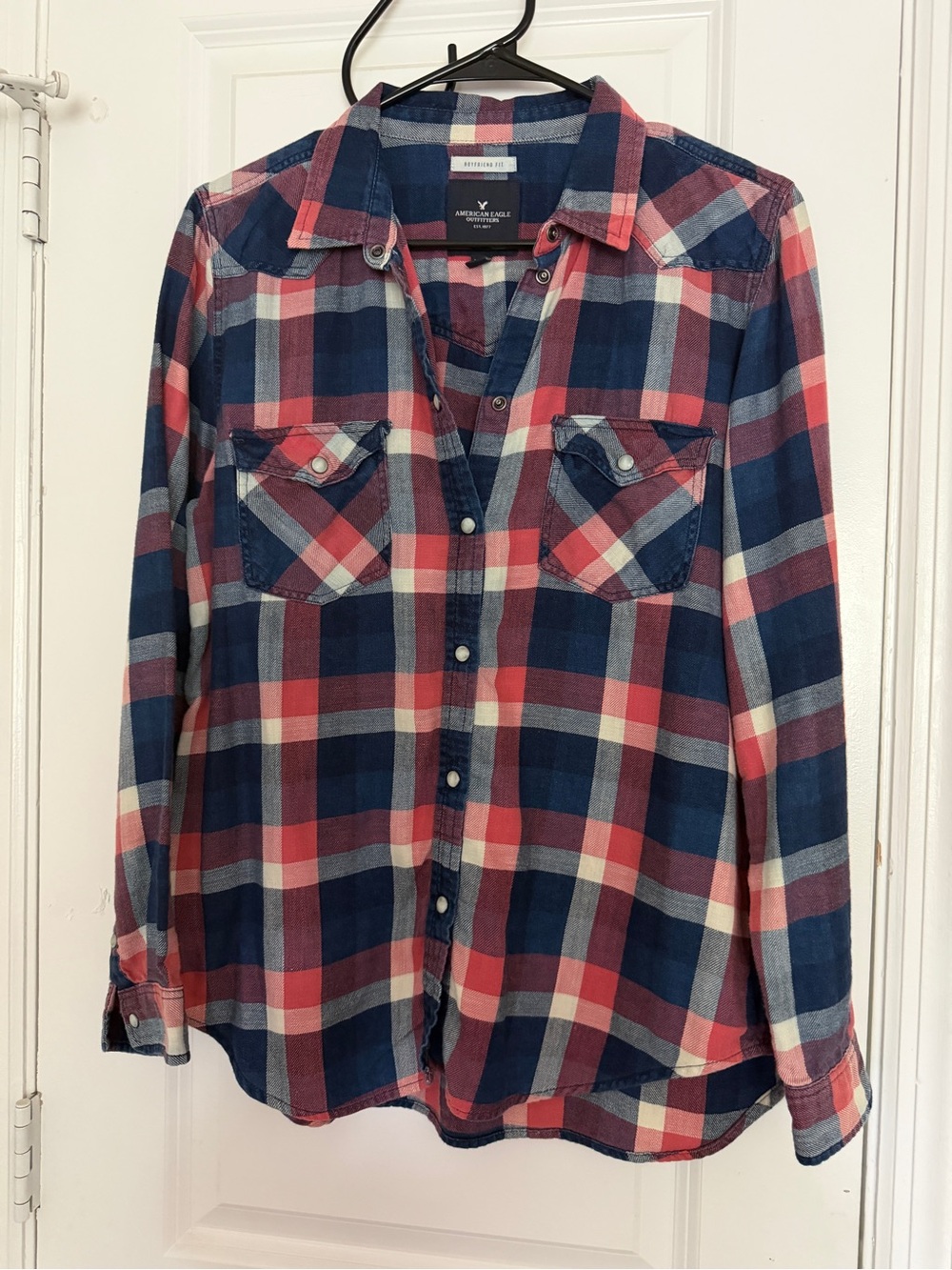 American Eagle 100% cotton Red & Navy Plaid Button-Up Shirt